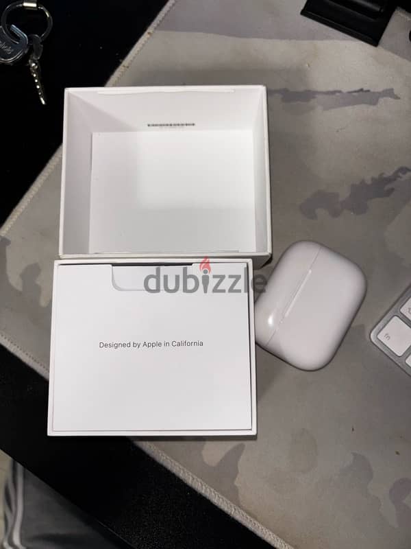 airpods pro 3 like new 2
