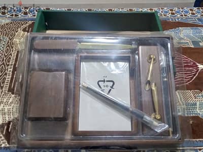 و ساعه مكتبيه BESTAR NATURAL WOOd DESk SET