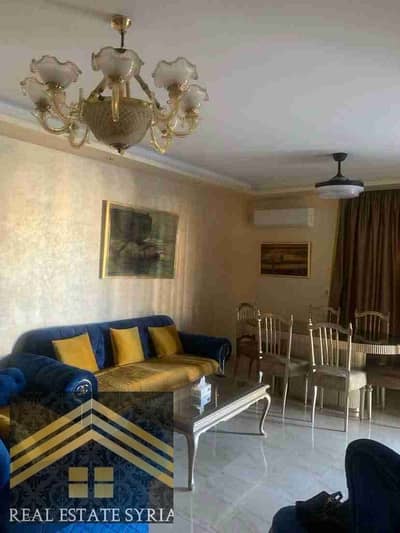 ١٤٠ متر دور اول بعد الأرضي ٣ غرف نوم منهم غرفه ماستر ٣ حمام  مكيفه انترنت جنب الخدمات والمسجد ٢٢ الف نهائي