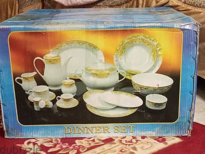 طقم صيني ذهبي