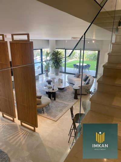Duplex for sale, 328 sq m / 5 rooms / with garden, prime location - installments up to 10 years in Patio Sola, Shorouk City, Cairo