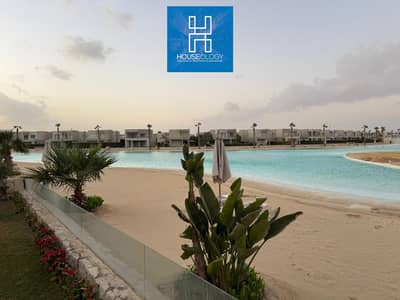 بأقل من سعر الشركه توين هاوس متشطب بالتكييفات و المطبخ برايم لوكيشن للبيع في ازها العين السخنه