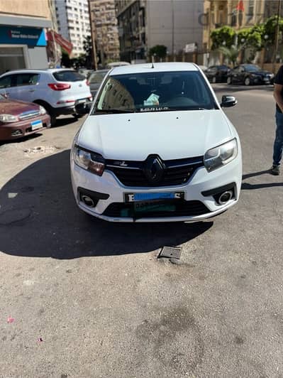 رينو سانديرو 2019