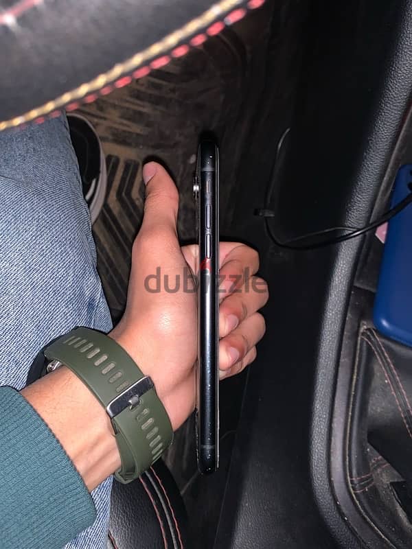 iPhone XR 3