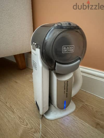 Handheld vaccum مكنسة بلاك آند ديكر المحمولة