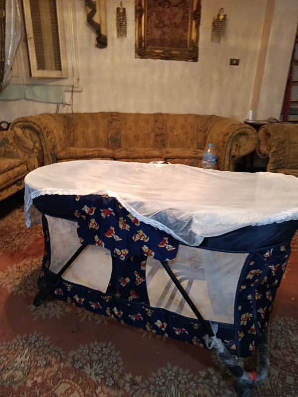 سرير اطفال 2