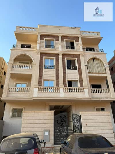 Apartment for sale - ready for immediate delivery!    Area: 225 m² | ½ finishing  Location: A luxurious building on the golden strip, overlooking Garden Hills Compound, 6th of October City