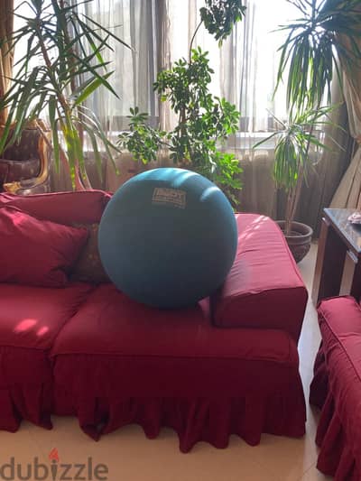 Fitness ball بالونه اللياقه الرياضيه مستعمله للبيع