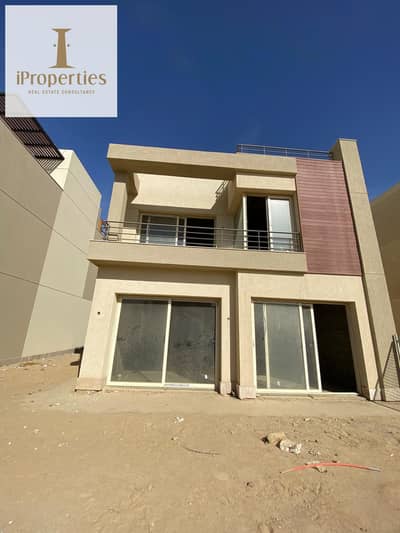 Villa with installment 4 bedroom Resale in Palm Hills New Cairo