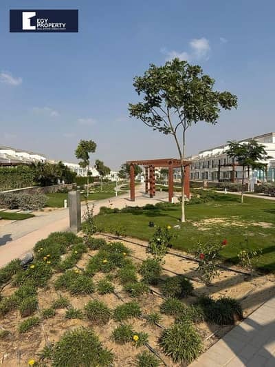 فيلا للبيع متشطبة بالكامل موقع مميز جدا بجاردن استلام فوري في ماونتن فيو 4 - اكتوبر  Mountain View 4 - 6th of October