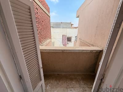 روف بمساحة كبيرة في الحي الرابع ٦اكتوبر || big size roof apartment روف بمساحة كبيرة في الحي الرابع ٦اكتوبر || big size roof apartment