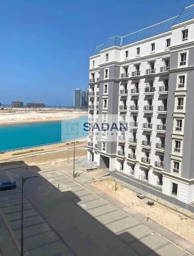 Two-bedroom chalet for sale in El Alamein, North Coast, ready for immediate occupancy, fully finished, installment plan available.