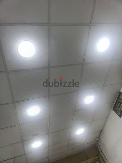 سقف معلق جبس بورد بالاكسسوارات و الإضاءة