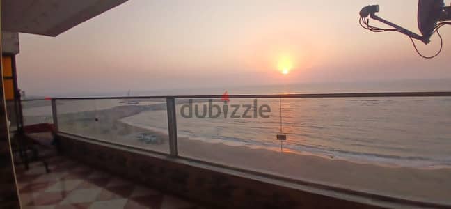 شقه للايجار مفروشه -  صف اول بحر- سيدي بشر-  مجهزه بالكامل  موقع مميز