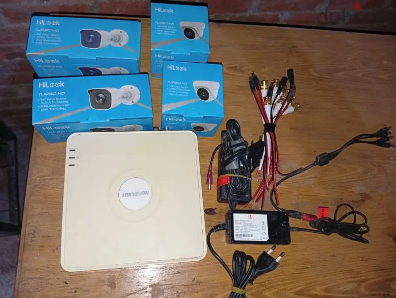 Complete Surveillance Camera System65581905112065121