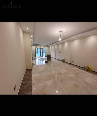 شقه بحاردن للبيع استلام فورى متشطبه بسعر اللونش فى قلب المربع الذهبى بكمبوند جالريا مون فالى