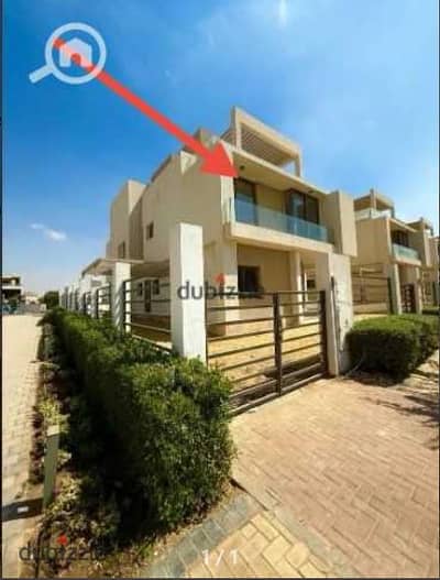 لسرعة البيع بسعر لقطة فيلا مستقلة استلام فوري متشطبة عالمفتاح في كمبوند المراسم ( فيفث سكوير ) بالتجمع بأقل مقدم واطول فتره سداد