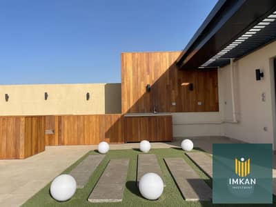 Penthouse 301 meters + 32 meters roof for sale in Azad Compound in Fifth Settlement, opposite the American University