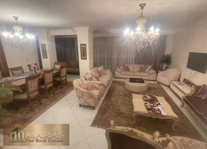 شقة مفروشة للإيجار بالمعادي دجلة شارع 200 مساحة 190 متر دور أول تشطيب ممتاز 3 غرف نوم و3 حمامات ريسيبشن كبير مكيفة بالكامل مع إمكانية حجز مكان بالجراج