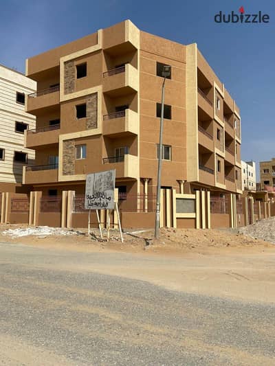 Double face apartment steps away from the green belt and the monorail in the distinguished neighborhood of Badr