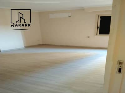 شقة سكني للإيجار في شيراتون الدور الأول واجهة بحري