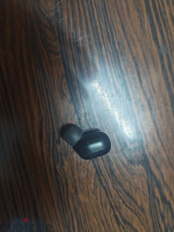 mi True Basic Right earbud 1
