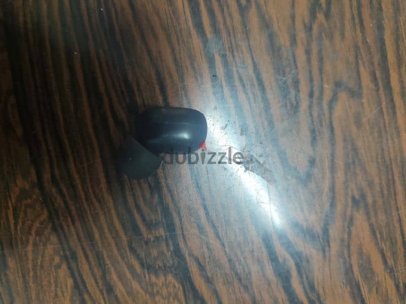 mi True Basic Left earbud 1