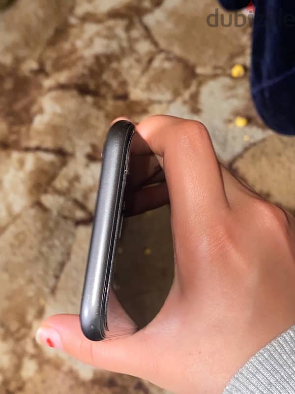 iPhone 11 3