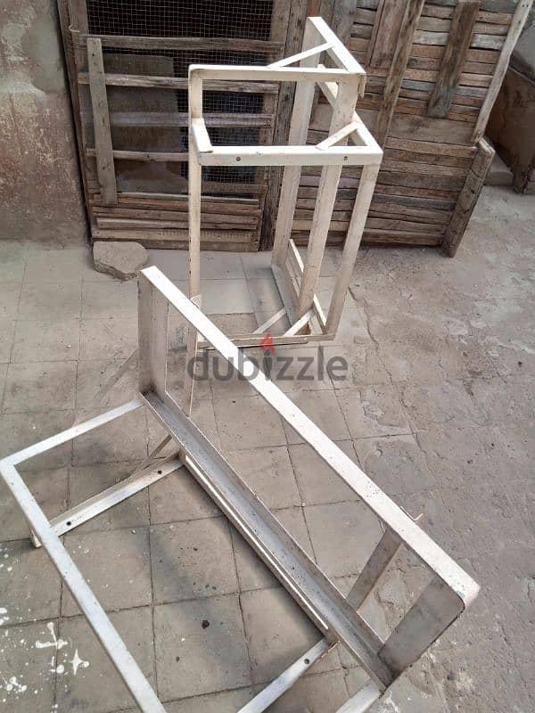 معروض للبيع 3