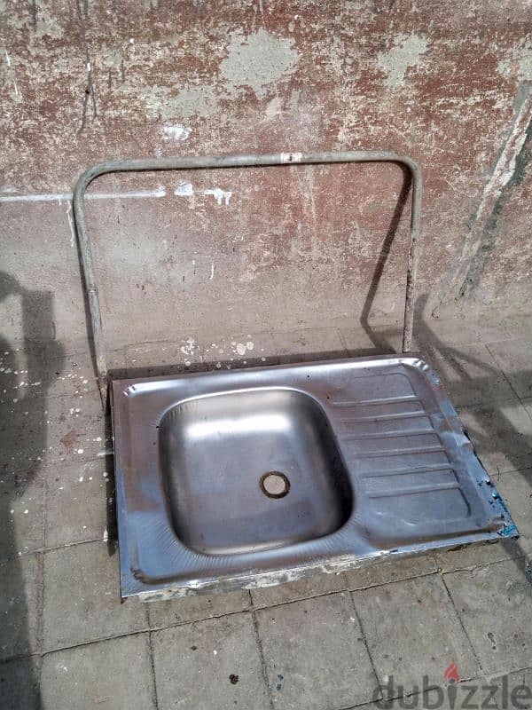 معروض للبيع 3