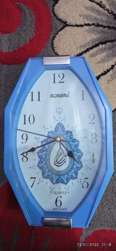ساعة كوارتز للحائط