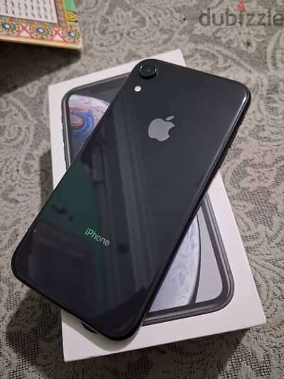 ايفون xr  في كلام في السعر حلو