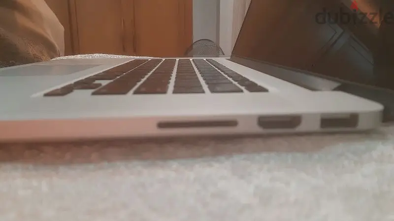 appla mac book. pro 201265584844669185121