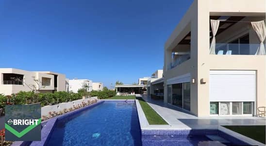 Unbelievable Offer! penthouse 180m+80m roof - 4bedrooms - fully finished - prime location in hacienda white very low price