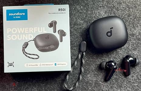 Original Anker R50i ear pods.