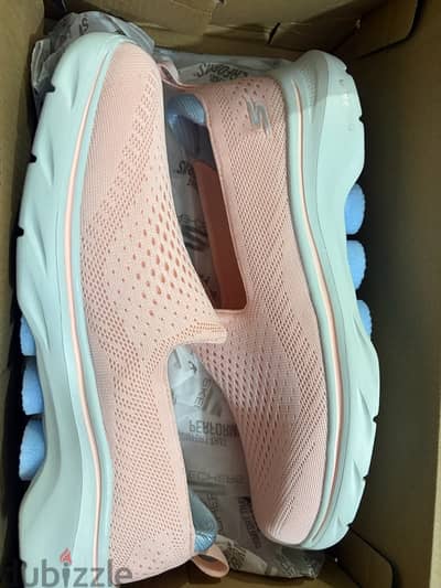 skechers (new)