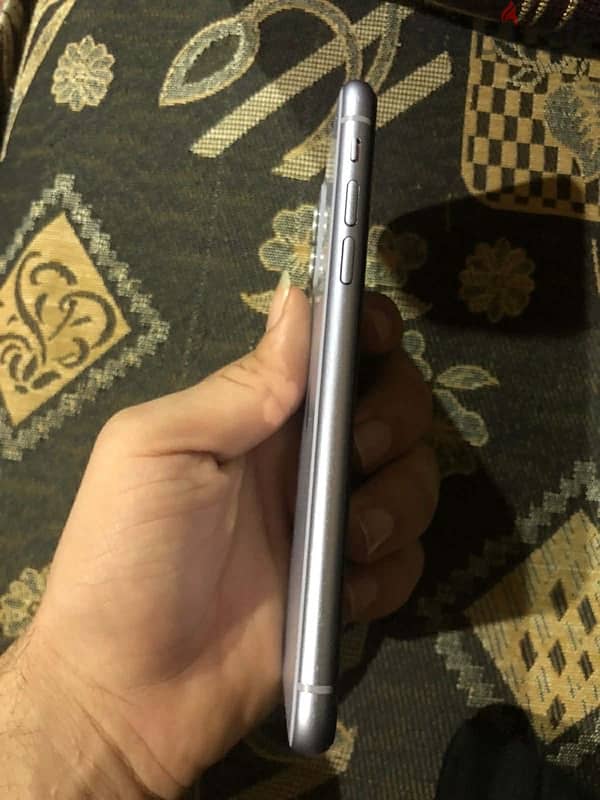 ايفون 11 4