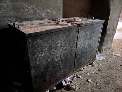 صندوق قمامة