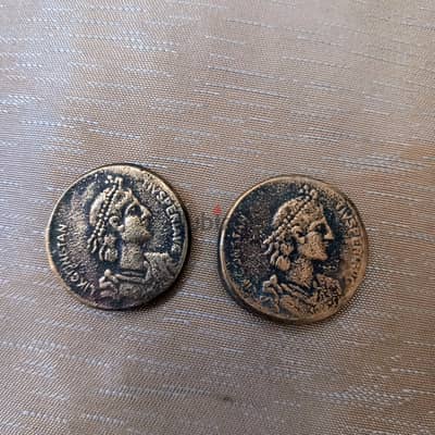 عملات رومانية قديمة تحمل صورة الإمبراطور قسطنطين الأول (Constantine I)