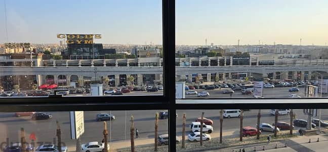 مكتب إداري للايجار علي شارع التسعين الجنوبي بسعر لقطه