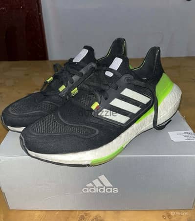 Adidas Ultraboost 22 Original كوتشي اديداس الترا بوست ٢٢ (مقاس ٤٤)