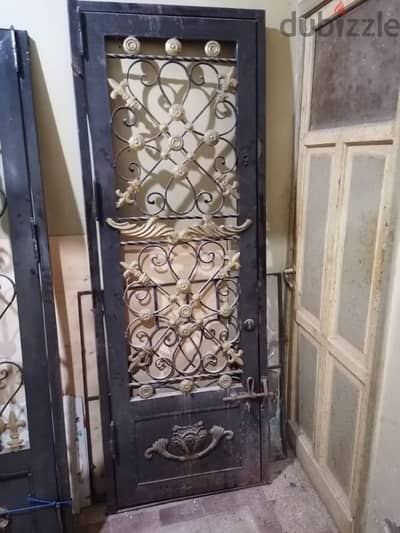 عدد٢ باب حديد و ١ حمايه. . . حديد محمل المعاينه خير الدليل