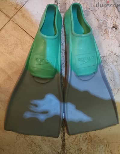 زعانف بطة ماركةspeedo