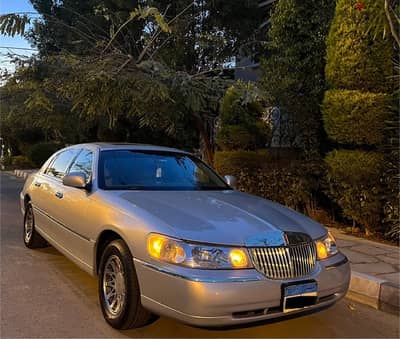 Lincoln Town Car 2002