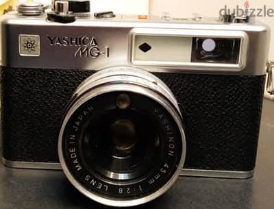 كاميرا أنتيك Yashica MG-1 أصلية بالجراب – ياباني