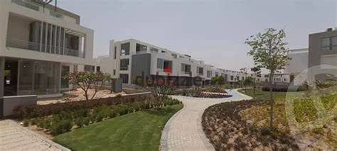 Villa for sale in Joulz Compound, corner townhouse, 3 bedrooms, living room, nanny's room with bathroom, and driver's room with bathroom.
