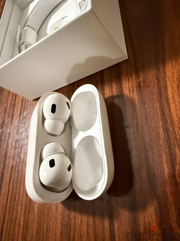 Apple AirPods Pro 2 (2nd generation) - 4