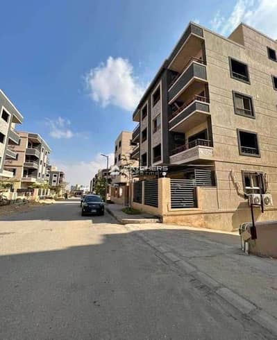 شقه للبيع في سيفورا هايتس استلام فوري بجانب الـ AUC خصم 35% للكاش في التجمع الخامس