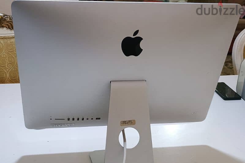 iMac (21.5-inch, Late 2015) 2