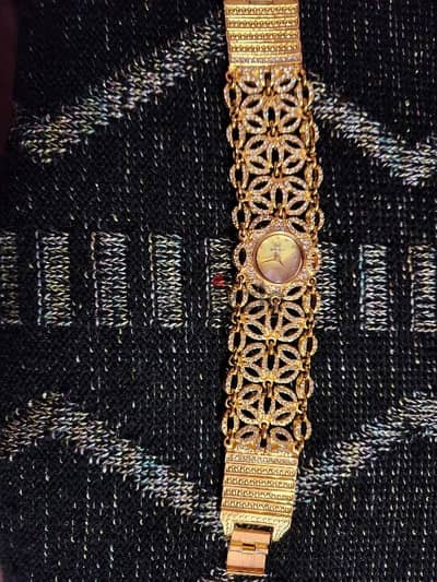 ساعة يد تحفة